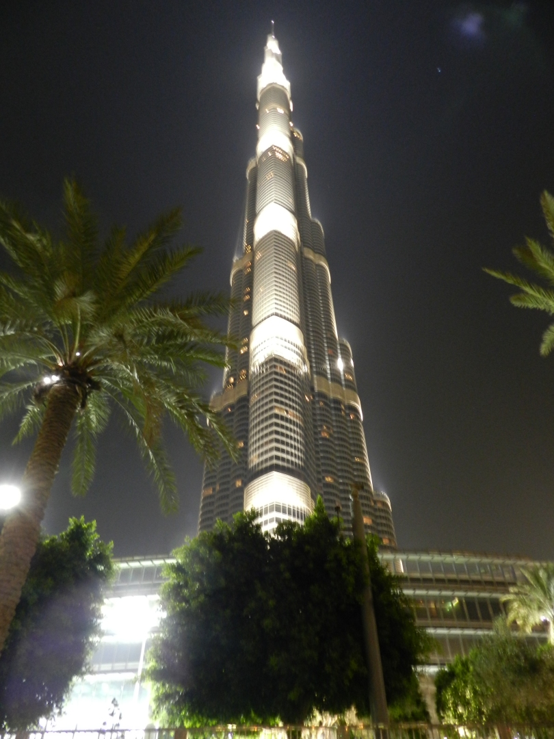 The Beast in the night: Burj Khalifa, 828 m